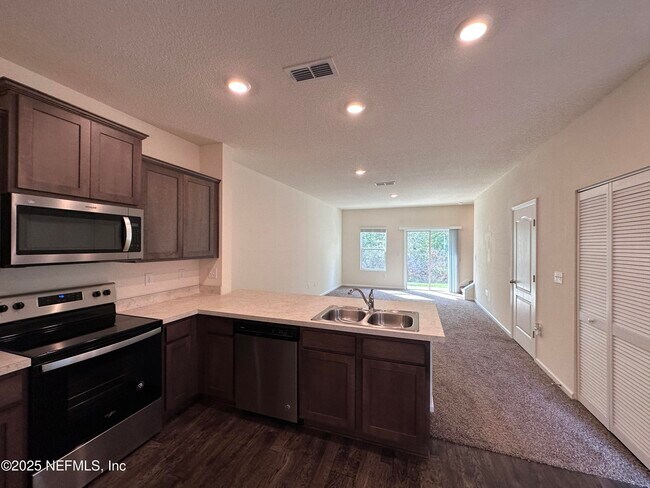 Building Photo - 316 Pistachio Pl