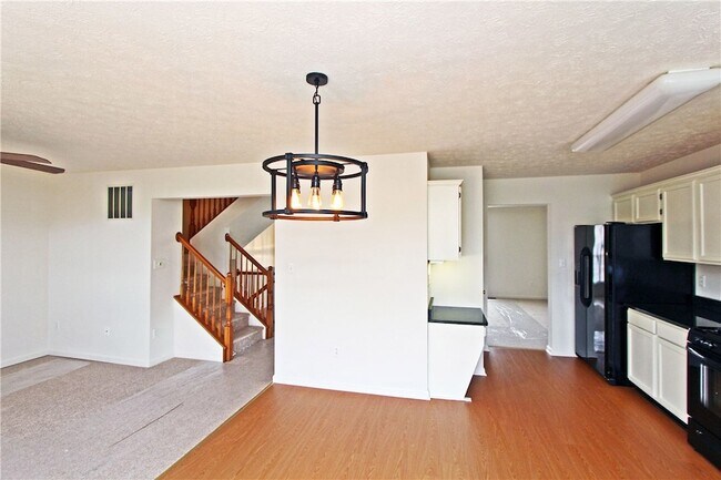 Building Photo - 8705 Lost Valley Dr