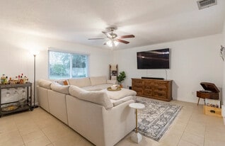 Building Photo - 1447 Caribbean Dr