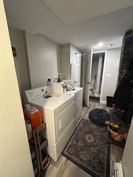 Building Photo - 397 K St