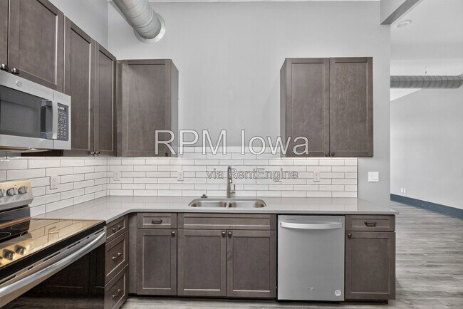 Building Photo - 1214 2nd St