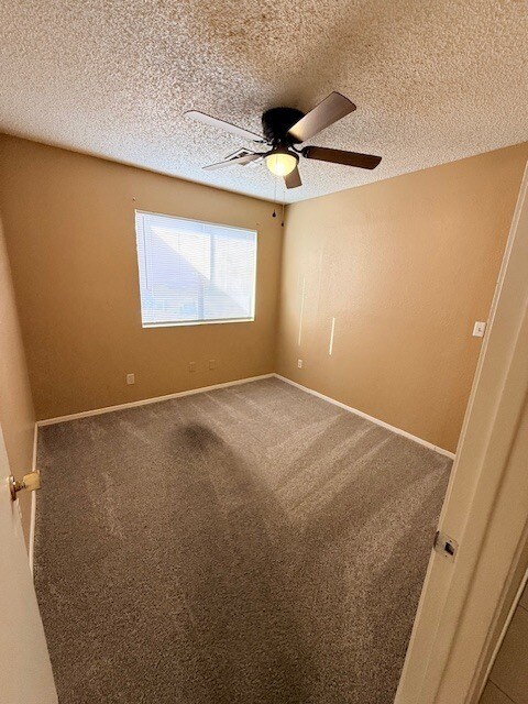 Building Photo - HOUSE FOR RENT