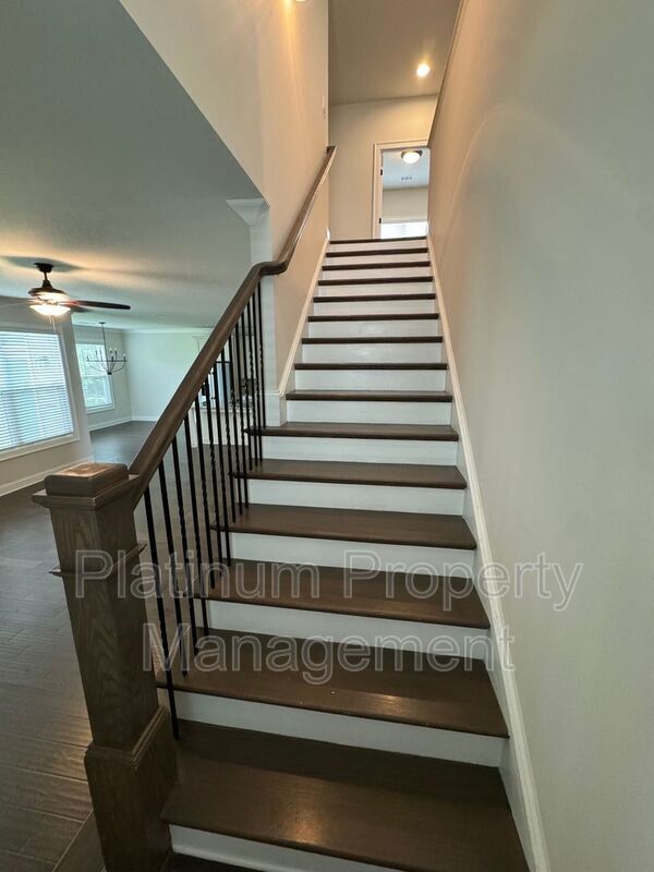 Building Photo - 705 Fieldcrest Park Ln