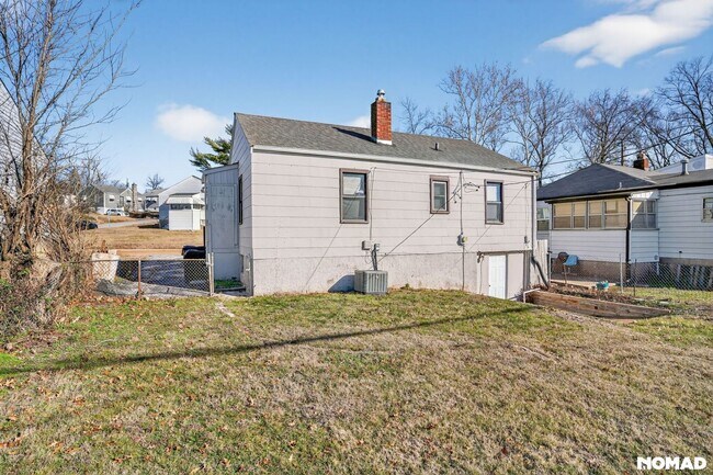 Building Photo - Charming 2BR House in Saint Louis