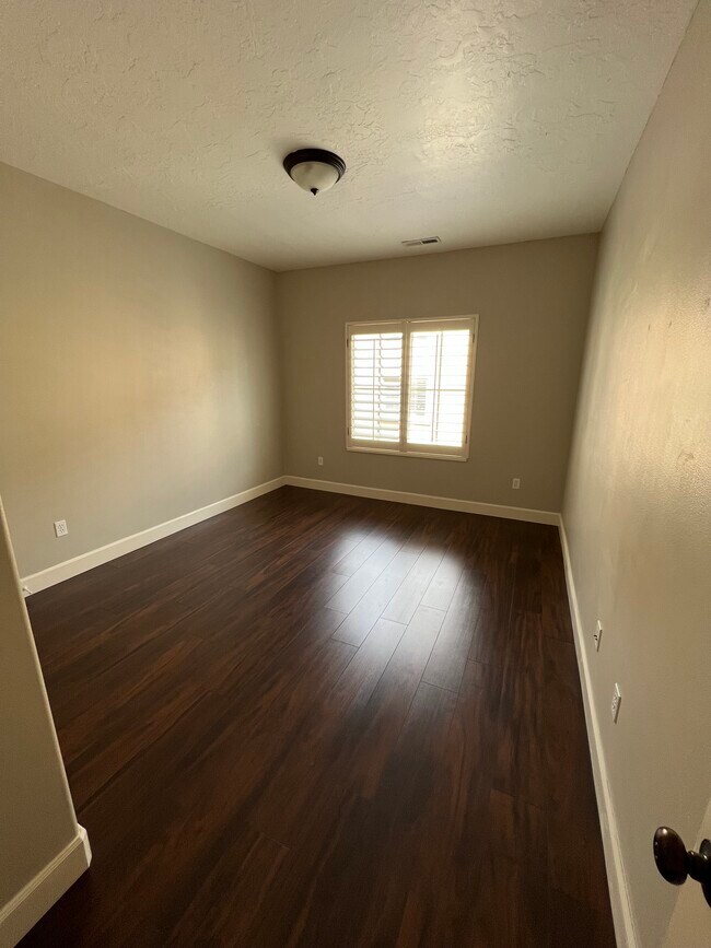 Building Photo - 949 N 920 W