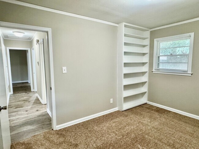 Building Photo - Dreamy 3-Bedroom