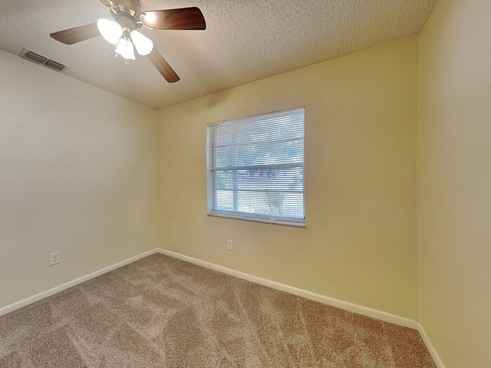 Building Photo - 216 Carla Ann Ct