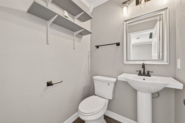 Building Photo - 1720 Old Creek Dr