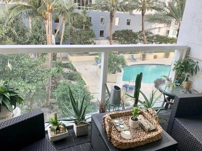 Building Photo - 253 NE 2nd St