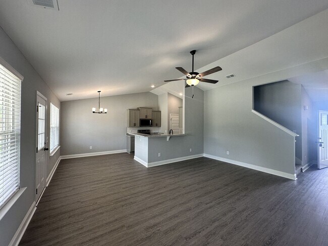 Building Photo - 1020 Addler Dr