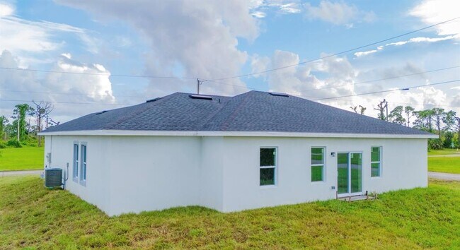 Building Photo - 46 Master Dr