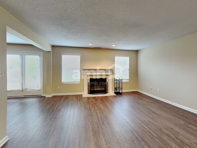Building Photo - 897 Sunvista Dr