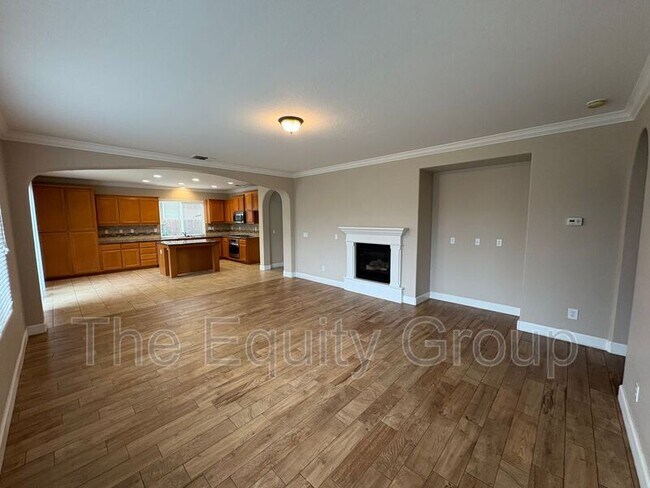 Building Photo - 3116 W Buena Vista Ave