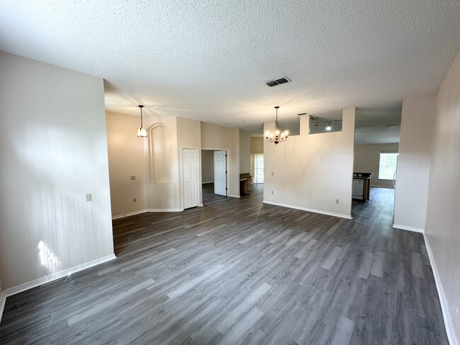 Building Photo - 9 Rybell Pl