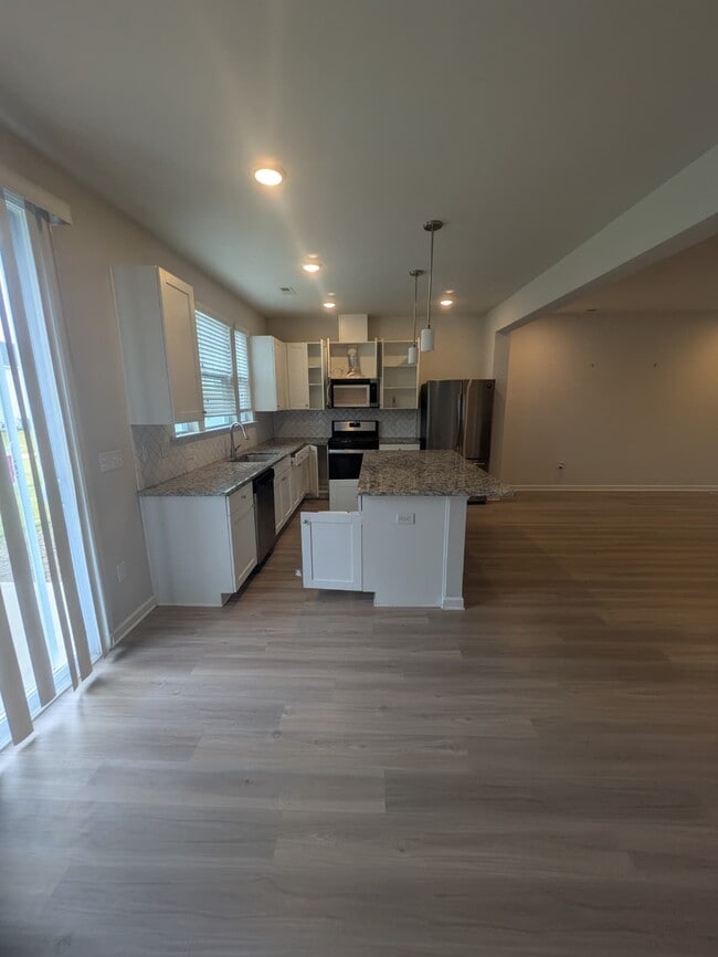 Building Photo - 784 Amarra Dr