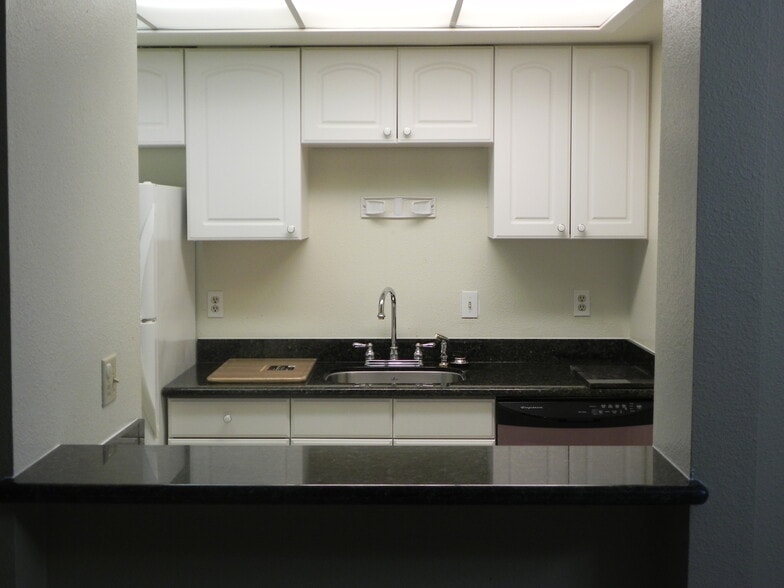 Building Photo - 14625 NE 34th St