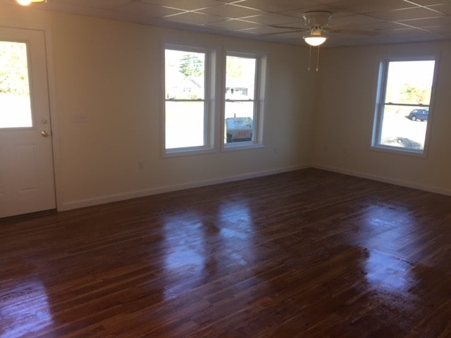spacious LR - 10 Acorn Way