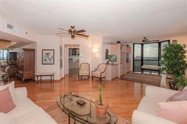 Building Photo - 3598 Yacht Club Dr