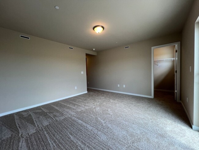 Building Photo - Brand New Townhome with fine finishes ready for you to enjoy. Great views!