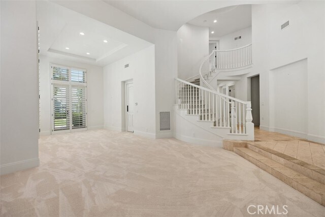 Building Photo - 17 Colonial Dr