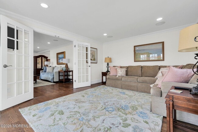 Building Photo - 606 North Blvd