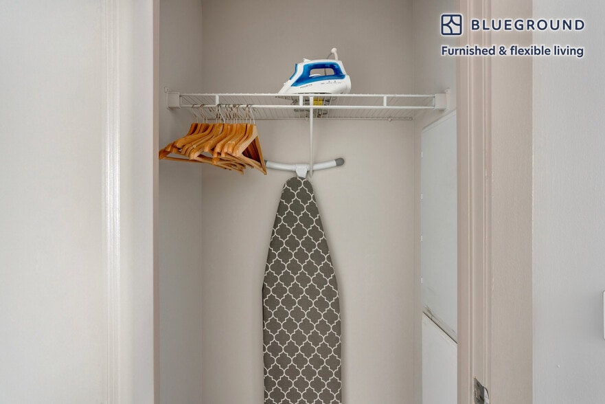 Building Photo - 505 18th St S