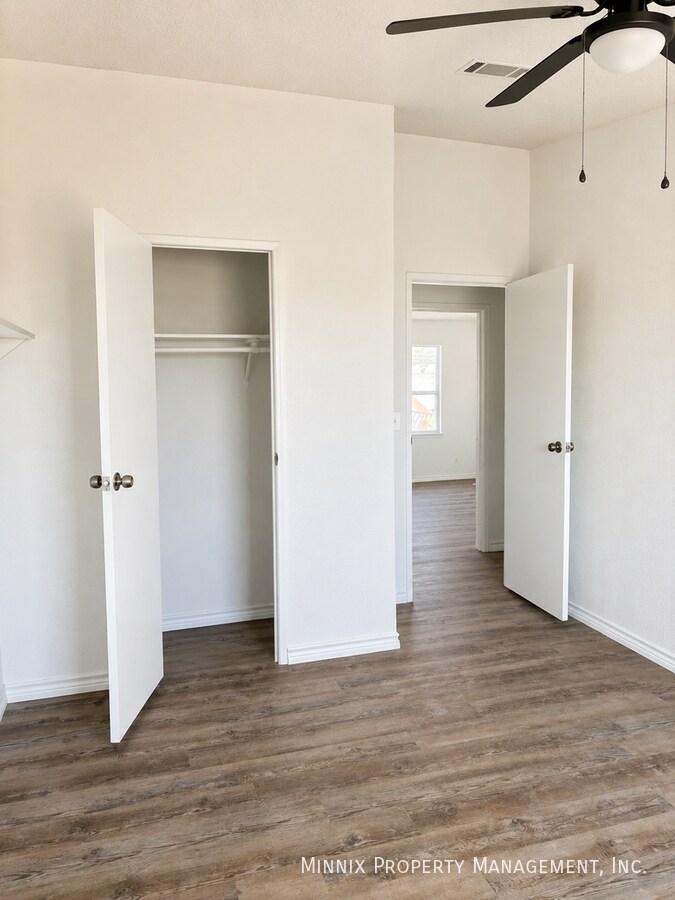 Building Photo - 3011 E. Broadway-