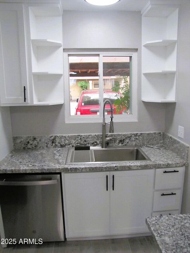 Building Photo - 4416 Plaza Vista