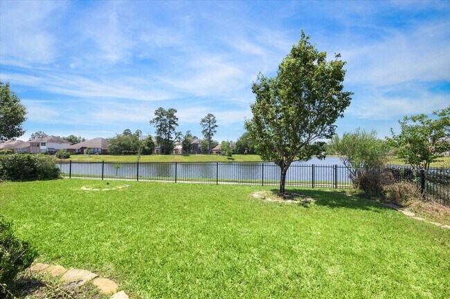 Building Photo - 30507 Russell Point Dr