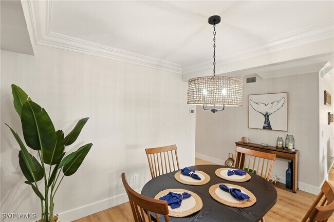 Building Photo - 7300 Glenmoor Ln