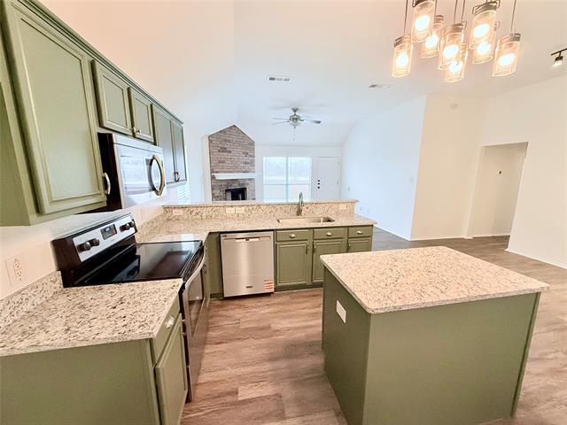 Building Photo - 102 Magnolia St