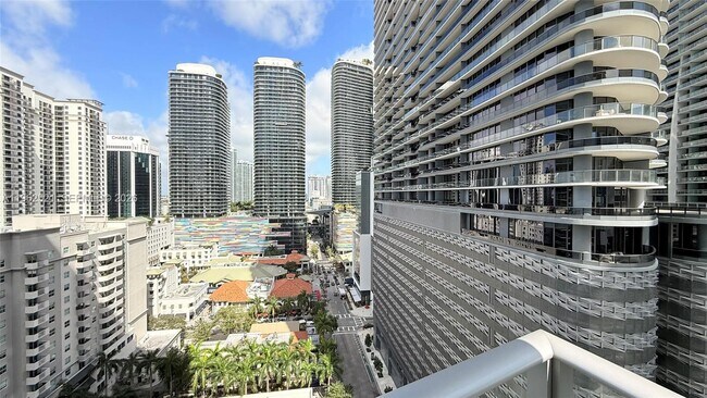 Building Photo - 1100 S Miami Ave