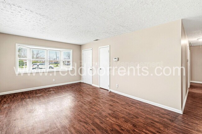 Building Photo - 5563 E 34th St