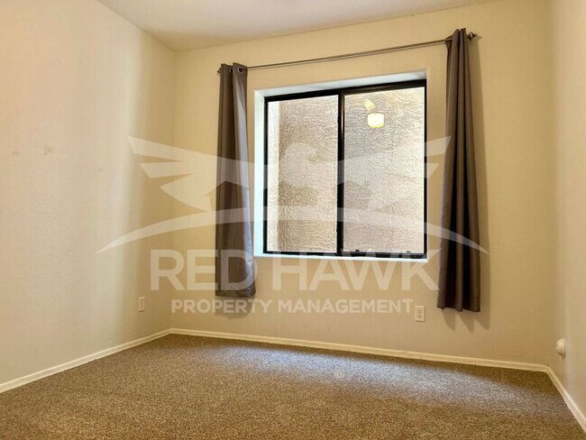 Building Photo - 879 S Phelps Dr