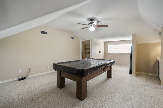 Building Photo - 9631 Bavaria Dr