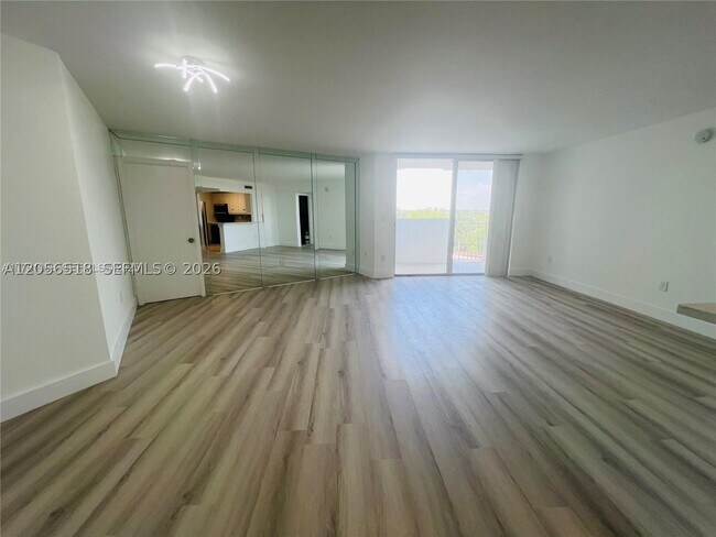 Building Photo - 1200 NE Miami Gardens Dr