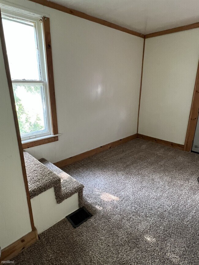 Building Photo - 4 br, 2 bath House - 414 Woodlawn Street S...