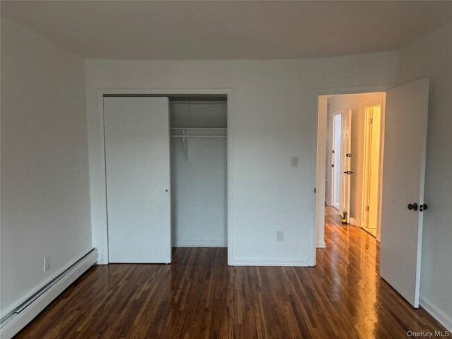 Building Photo - 654 Hegeman Ave