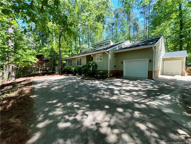 Building Photo - 1710 Chateau Cir