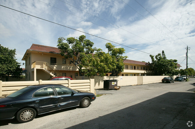 Building Photo - 3700 NW 62nd Ave