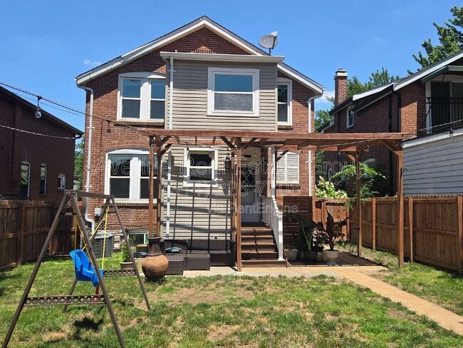 Building Photo - 4114 Alma Ave