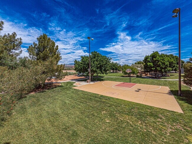 Building Photo - 2478 E Springs Dr