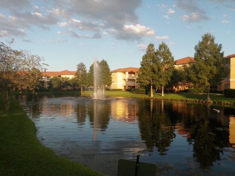 Building Photo - 5475 Vineland Rd