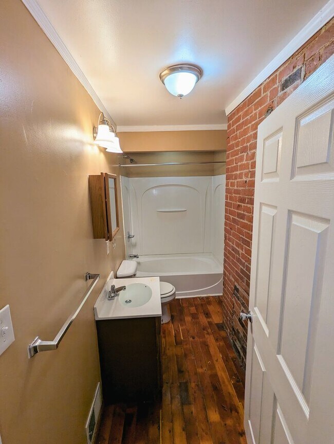 Building Photo - 1 bedroom in Deutschtown (North Side)