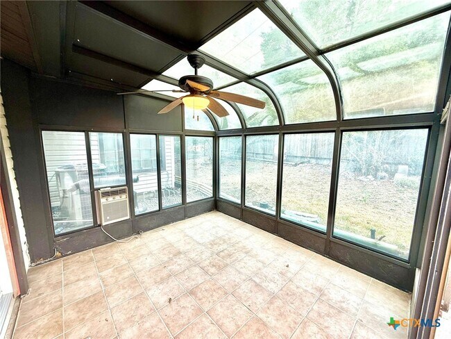 Building Photo - 103 Crestview Dr