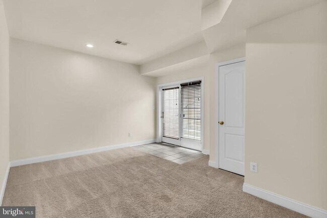 Building Photo - 42985 Pascale Terrace