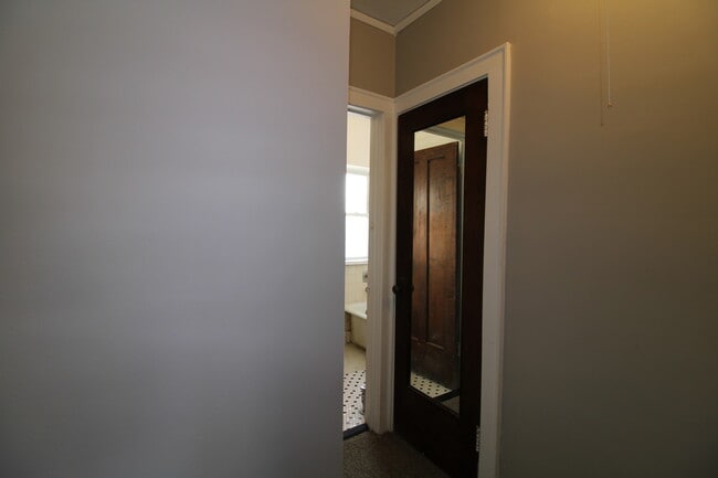 Building Photo - 5802 N Mason Ave