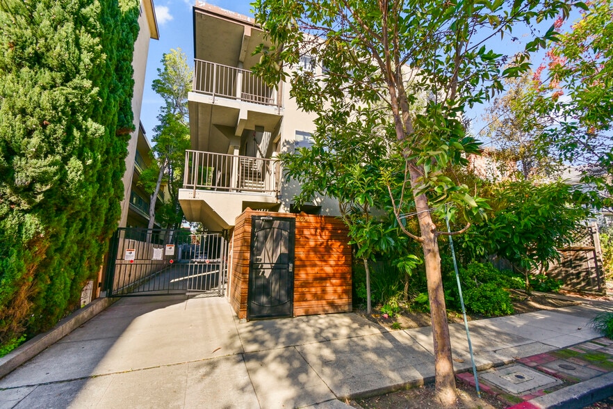 Building Photo - 2025 Francisco St.