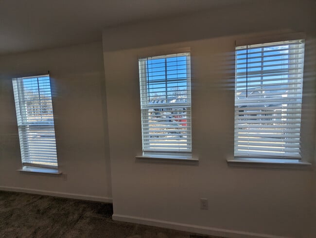 Building Photo - Room in Townhome on Leading St