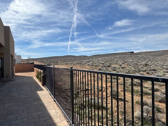 Building Photo - Beautiful Single-Level Home with Trail Access & Stunning Views!!!